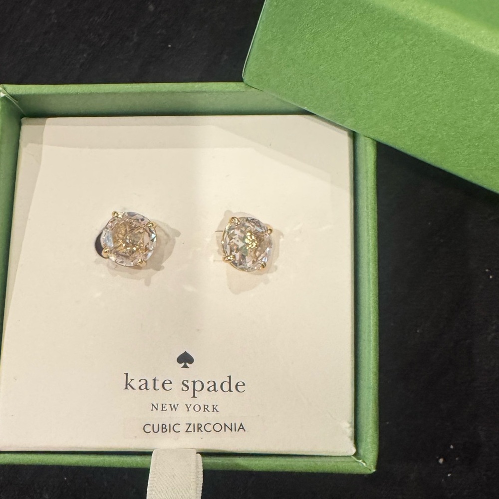 Kate Spade ♠️ ♠️Golden prong Cubic Zirconia Earrings✨STUNNING and SO SWEET